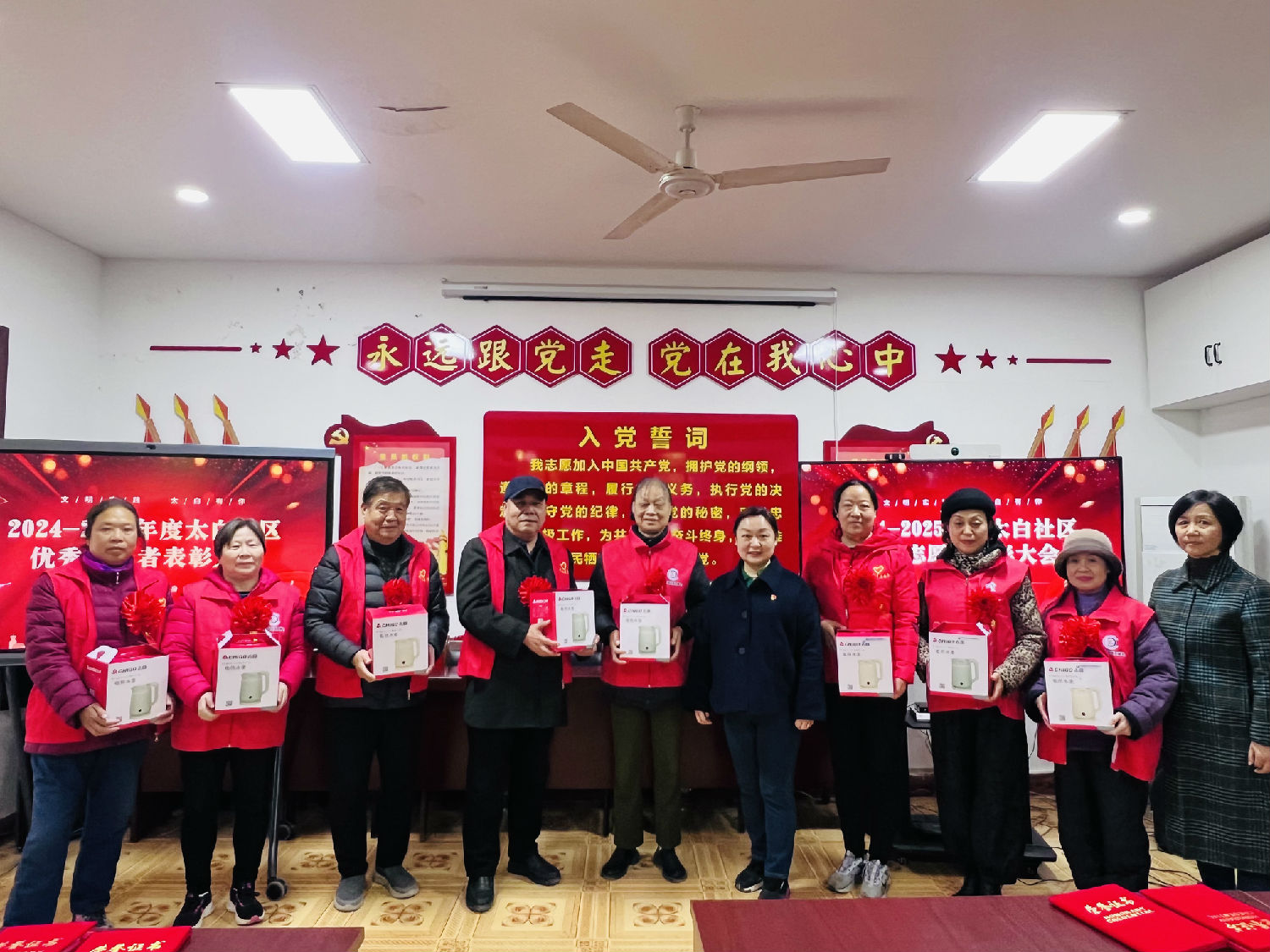 人大代表助力3?5表彰志愿，傳承雷鋒精神